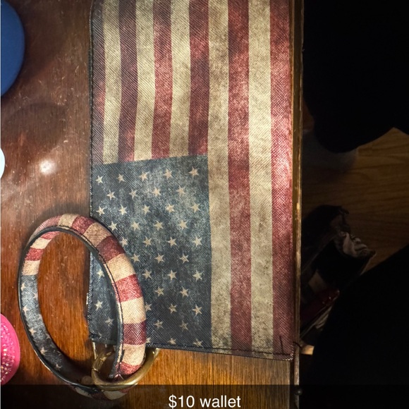 American Flag Wallet with Wrist Strap - Picture 1 of 1